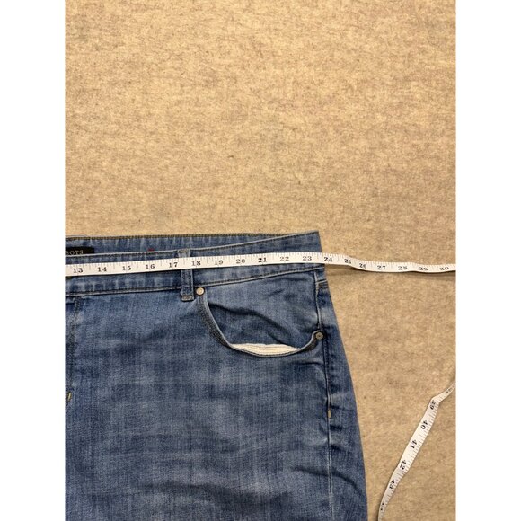 Talbots Flawless 5 Pocket Medium Wash High Rise Boyfriend Denim Jean Shorts 22 - Picture 6 of 8